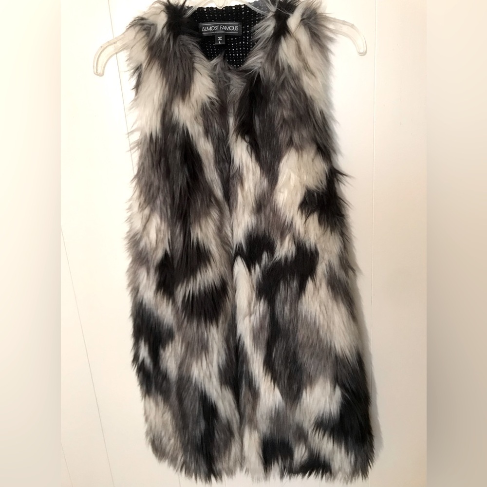 Almost Famous, Black Faux Fur Vest, Size Large